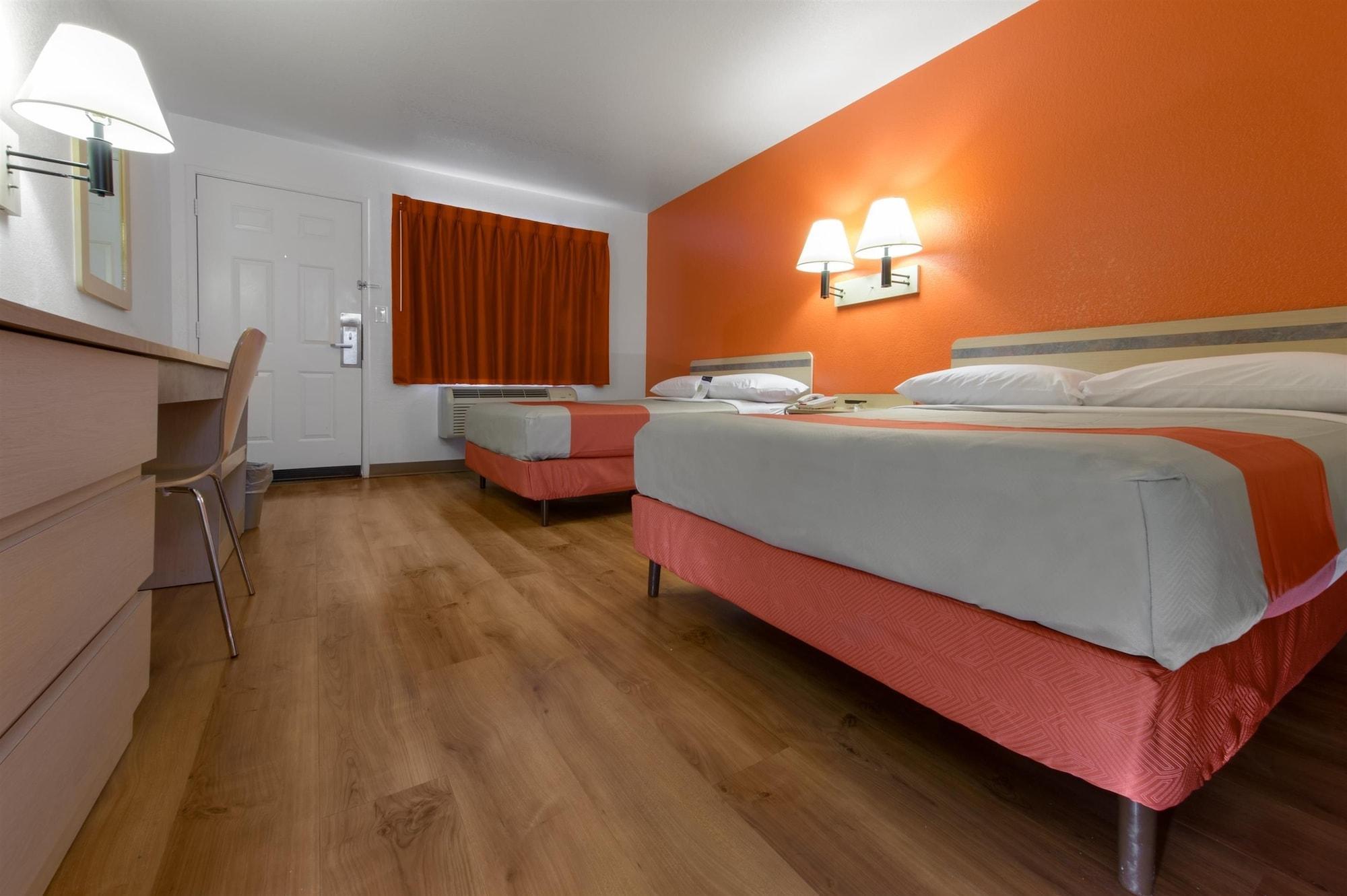 Travelodge By Wyndham Brattleboro Vt المظهر الخارجي الصورة