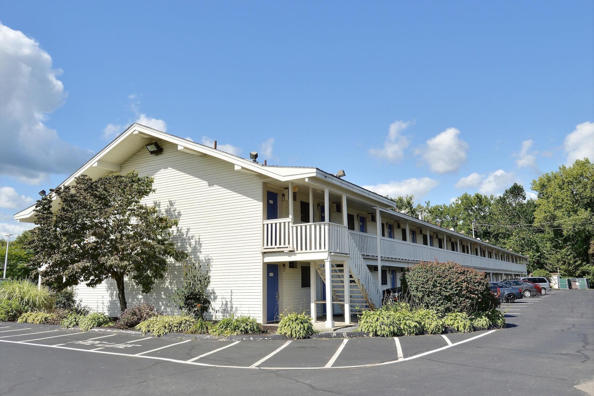 Travelodge By Wyndham Brattleboro Vt المظهر الخارجي الصورة