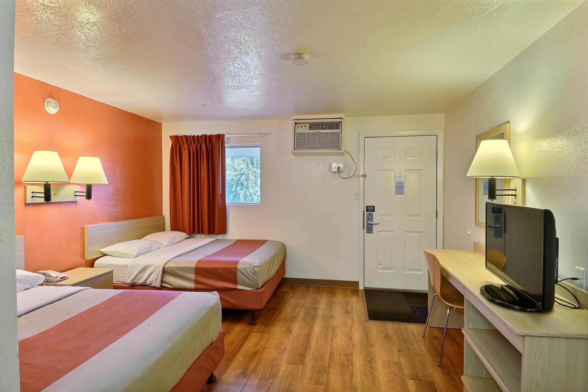 Travelodge By Wyndham Brattleboro Vt المظهر الخارجي الصورة